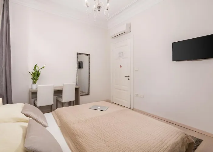 Sokol Center Apartament *